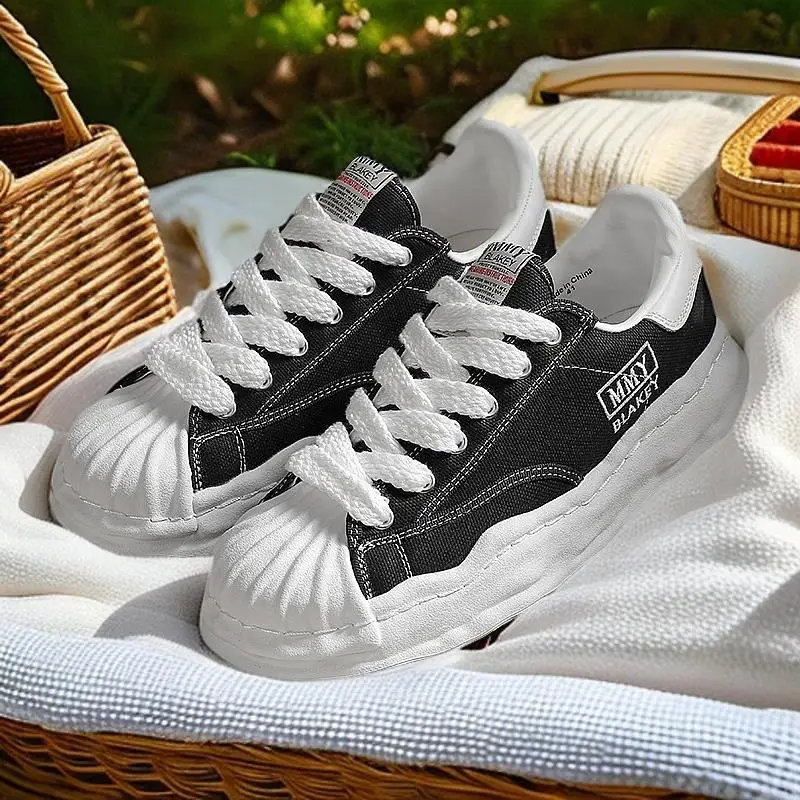 Shell head height increasing niche canvas shoes, board shoes, casual sports shoesHH
Shell head height increasing niche canvas shoes, board shoes, casual sports shoesHH