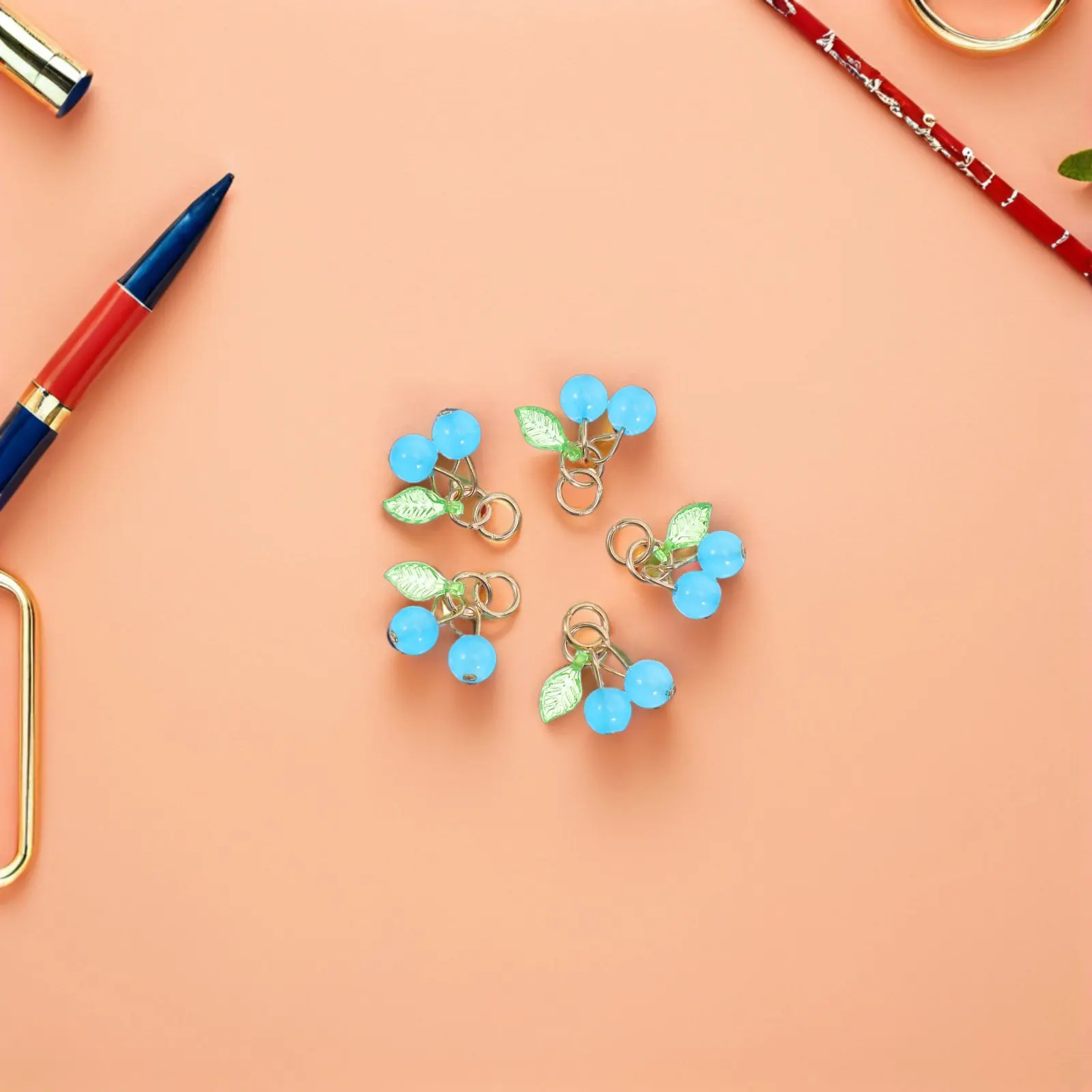 Модное ожерелье с подвеской в виде вишни: милый фруктовый аксессуар, трендовый летний стиль, подарок для женщин
Модное ожерелье с подвеской в виде вишни: милый фруктовый аксессуар, трендовый летний стиль, подарок для женщин