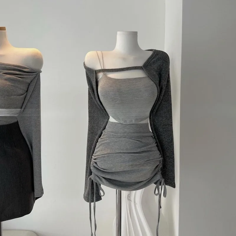 French Simple All Match Popular 3 Piece Sets Y2k Short Tank Tops Side Drastring Pleated Skirts Summet Sun Protection Cardigan
French Simple All Match Popular 3 Piece Sets Y2k Short Tank Tops Side Drastring Pleated Skirts Summet Sun Protection Cardigan