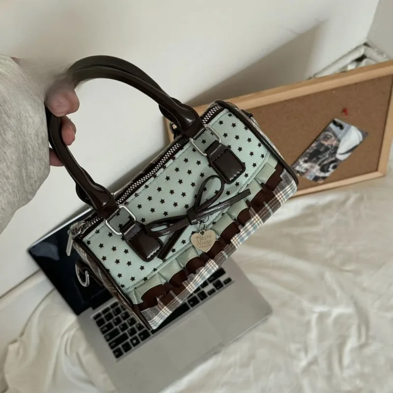 Korean Version of Foreign Style Shoulder Handbag Women's High-end Lace Bow Niche Versatile Messenger Bag Exquisite Personality
Korean Version of Foreign Style Shoulder Handbag Women's High-end Lace Bow Niche Versatile Messenger Bag Exquisite Personality