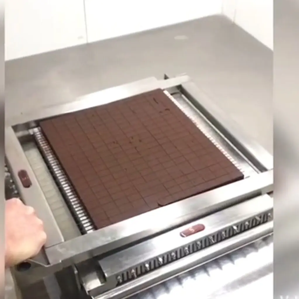 Double Arm Manual Chocolate Guitar Cutter Cheese Cake Wire Cutter Truffle Chocolate Cutting Machine Guitar Cutter
Double Arm Manual Chocolate Guitar Cutter Cheese Cake Wire Cutter Truffle Chocolate Cutting Machine Guitar Cutter