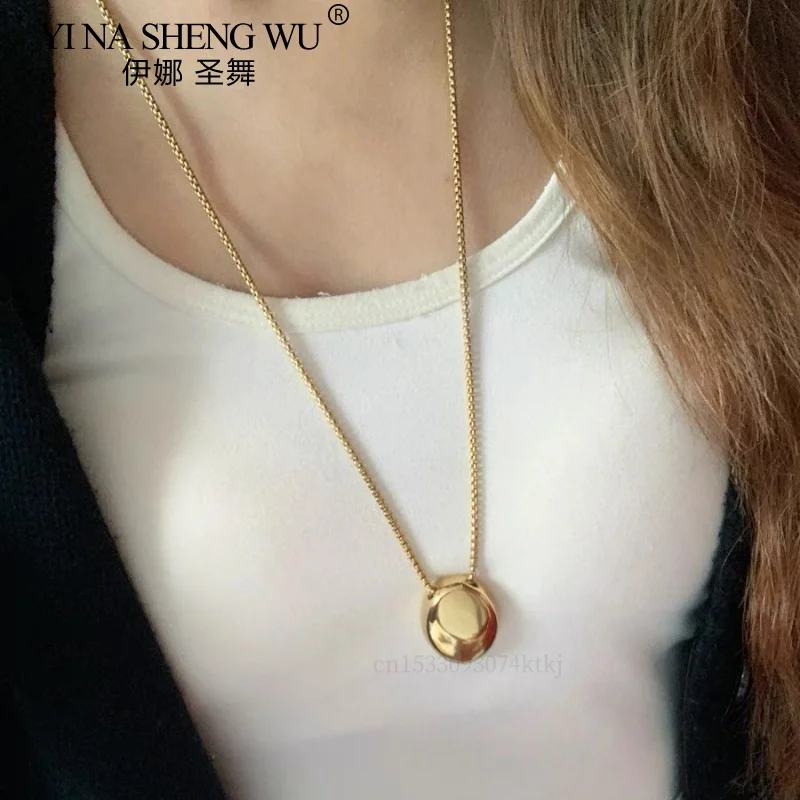 Minimalist Droplet Geometric Necklace Fashion Necklace for Women and Men Light Luxury Sweater Long Necklace Daily Accessories
Minimalist Droplet Geometric Necklace Fashion Necklace for Women and Men Light Luxury Sweater Long Necklace Daily Accessories