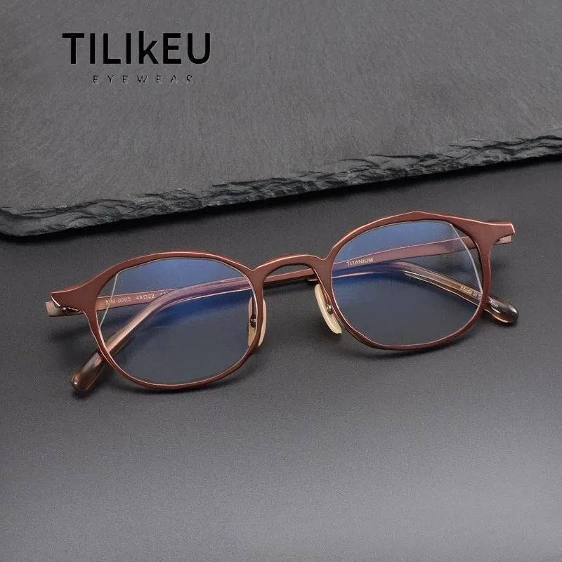 Винтажная оправа для очков из чистого титана для мужчин и женщин, 2021, японский дизайнер, очки ручной работы в квадратной оправе, уникальная нерегулярная оправа
Винтажная оправа для очков из чистого титана для мужчин и женщин, 2021, японский дизайнер, очки ручной работы в квадратной оправе, уникальная нерегулярная оправа