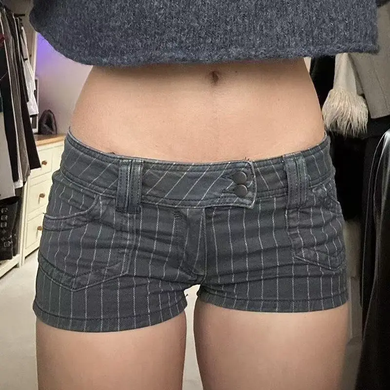 Summer Women American Retro Kpop Low Rise Striped Jean Shorts Punk Y2K 2000s Japanese Gyaru Harajuku Hot Pants College Style New
Summer Women American Retro Kpop Low Rise Striped Jean Shorts Punk Y2K 2000s Japanese Gyaru Harajuku Hot Pants College Style New