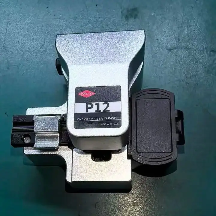 High-Precision One-Step Fiber Cleaver FTTT Automatic Retraction Fiber Optic Tools With 24 Surface Blade
High-Precision One-Step Fiber Cleaver FTTT Automatic Retraction Fiber Optic Tools With 24 Surface Blade