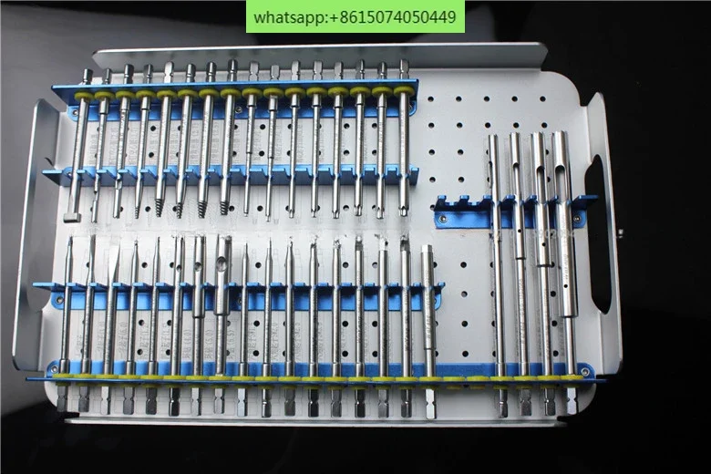 Remove the instrument package with broken nails, fix bone nails internally, install nail removal tool bone plate.
Remove the instrument package with broken nails, fix bone nails internally, install nail removal tool bone plate.