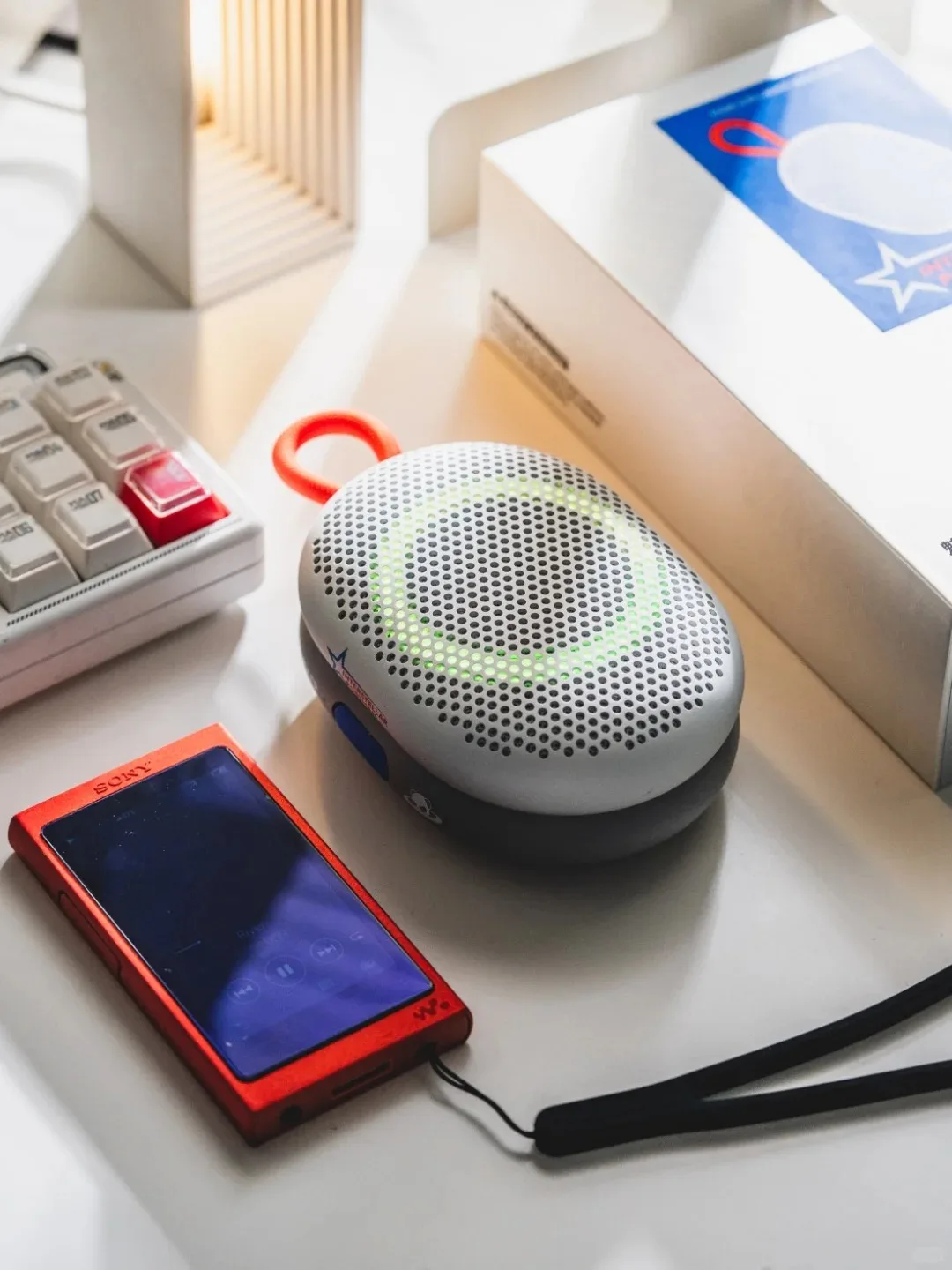 Meizu PANDAER MagSound Magnetic Attraction Bluetooth Speaker RGB Portable Alloy TWS Wireless Music Player
Meizu PANDAER MagSound Magnetic Attraction Bluetooth Speaker RGB Portable Alloy TWS Wireless Music Player