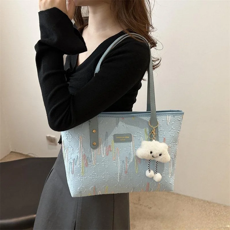 Fashionable Commuter Large Capacity Shoulder Bag Women's Tote Underarm Casual Summer Handbag Soft Polyester Spring 2026
Fashionable Commuter Large Capacity Shoulder Bag Women's Tote Underarm Casual Summer Handbag Soft Polyester Spring 2026
