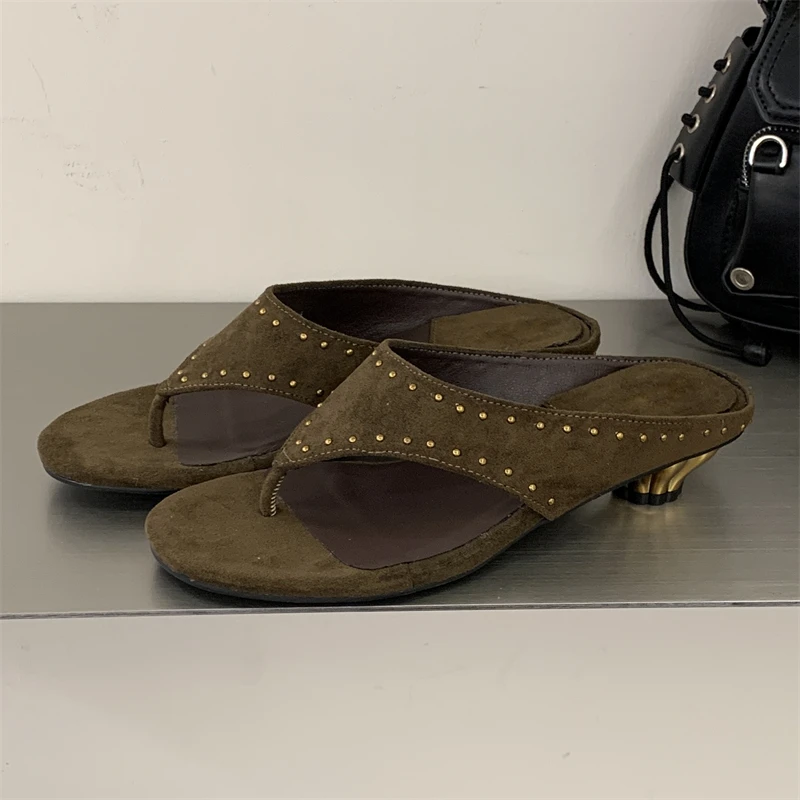 Eilyken Designer Metal Rivet Clip Toe Women Slippers Fashion Low Heels Shoes Summer Party Flip Flops Zapatos De Mujer
Eilyken Designer Metal Rivet Clip Toe Women Slippers Fashion Low Heels Shoes Summer Party Flip Flops Zapatos De Mujer
