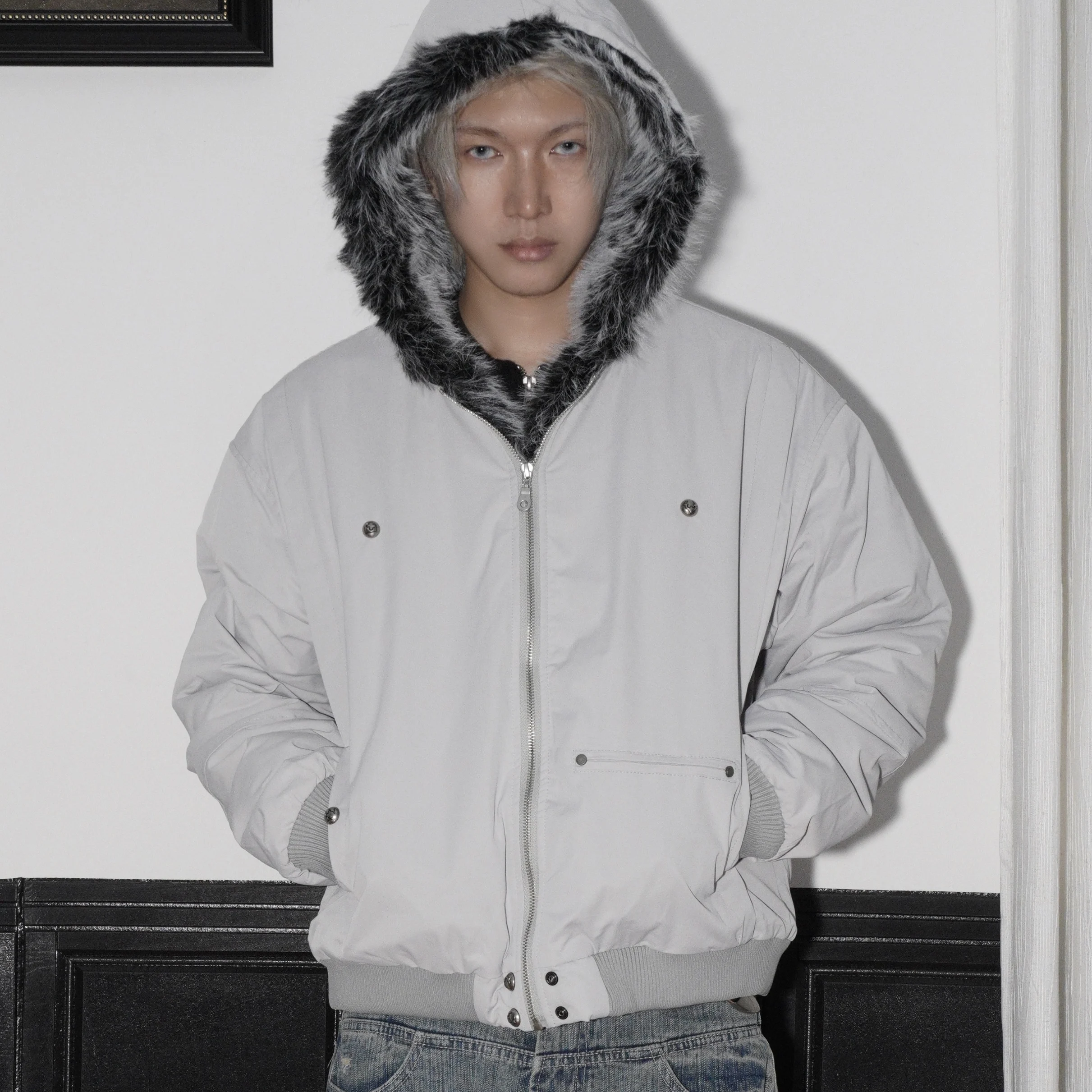 Американская уличная зимняя хлопковая куртка из тонкого хлопка, мужское свободное теплое пальто с капюшоном, рабочая одежда с воротником из овчины, молодежная мода
Американская уличная зимняя хлопковая куртка из тонкого хлопка, мужское свободное теплое пальто с капюшоном, рабочая одежда с воротником из овчины, молодежная мода