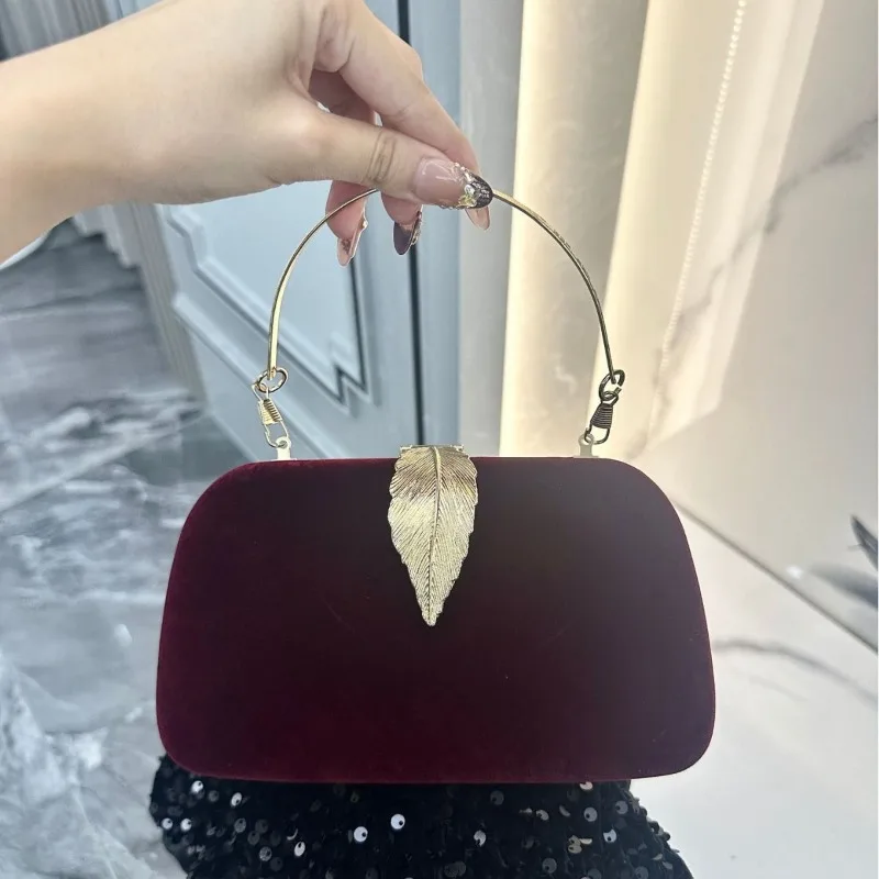 New Banquet Clutch Bag for Dress & Cheongsam Elegant Women Evening Shoulder Crossbody Bag
New Banquet Clutch Bag for Dress & Cheongsam Elegant Women Evening Shoulder Crossbody Bag