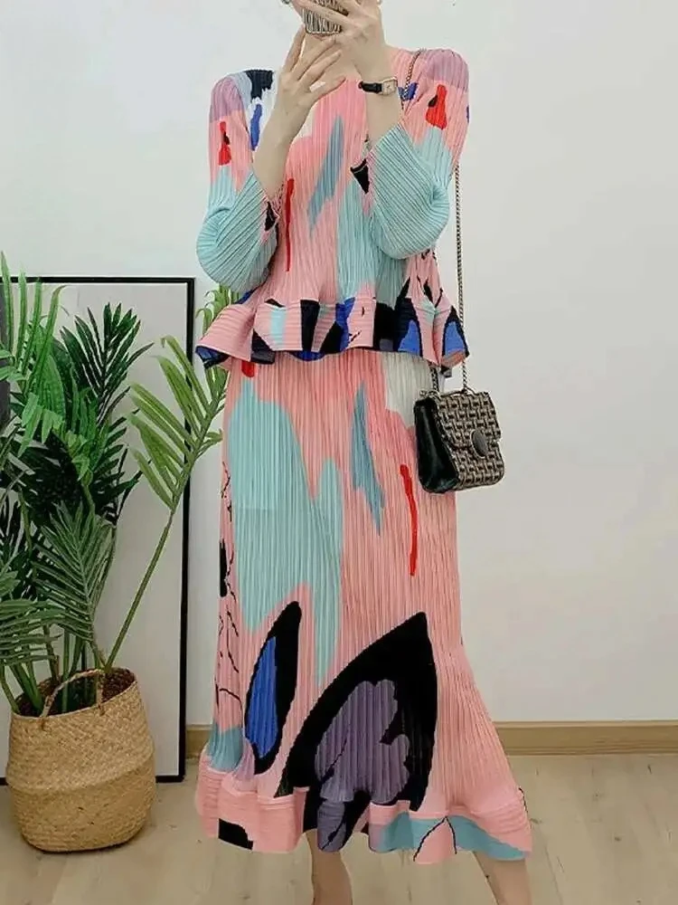 Fashion Pleated Printed Set Women Long Sleeve Top High Waist Flared Skirt Two Piece Elegant Miyake 2025 Summer New Clothing
Fashion Pleated Printed Set Women Long Sleeve Top High Waist Flared Skirt Two Piece Elegant Miyake 2025 Summer New Clothing