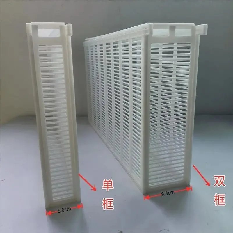 Новый тип контроллера овуляции для пчёл, многофункциональный и увеличенный инструмент для пчеловодства King Cage Bee Tool
Новый тип контроллера овуляции для пчёл, многофункциональный и увеличенный инструмент для пчеловодства King Cage Bee Tool