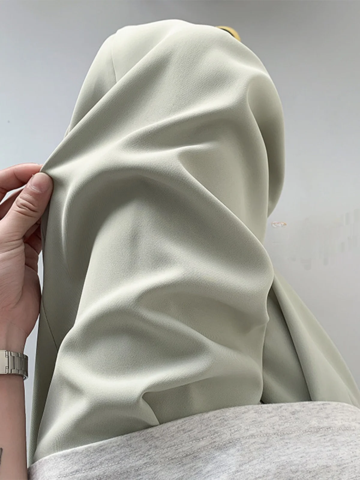 Легкие в уходе мужские летние тонкие свободные брюки из ледяного шелка прямого кроя, повседневные, с охлаждающим эффектом, модные, не требующие особого ухода, длинные брюки
Легкие в уходе мужские летние тонкие свободные брюки из ледяного шелка прямого кроя, повседневные, с охлаждающим эффектом, модные, не требующие особого ухода, длинные брюки