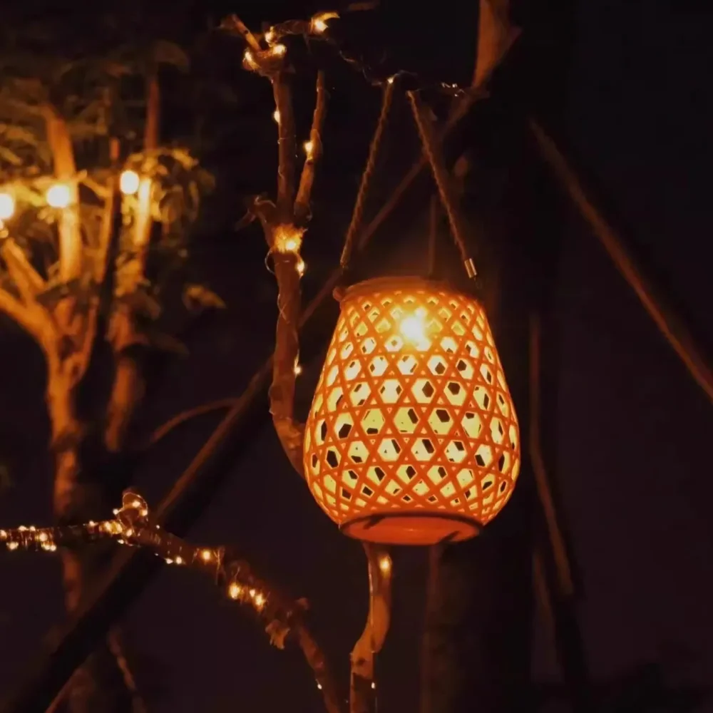 Creative 600 MAH Solar Lantern Lights Warm Light Hanging Outdoor Led Solar Lights Hollowed Table Lamp
Creative 600 MAH Solar Lantern Lights Warm Light Hanging Outdoor Led Solar Lights Hollowed Table Lamp