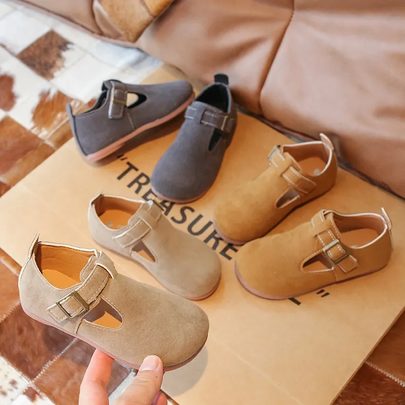 Children Flat Shoes Soft Sole Boys Girls Casual Shoes T-strap Simple 2024 New Fashion Kids Leather Shoes Round Toe Solid Color
Children Flat Shoes Soft Sole Boys Girls Casual Shoes T-strap Simple 2024 New Fashion Kids Leather Shoes Round Toe Solid Color