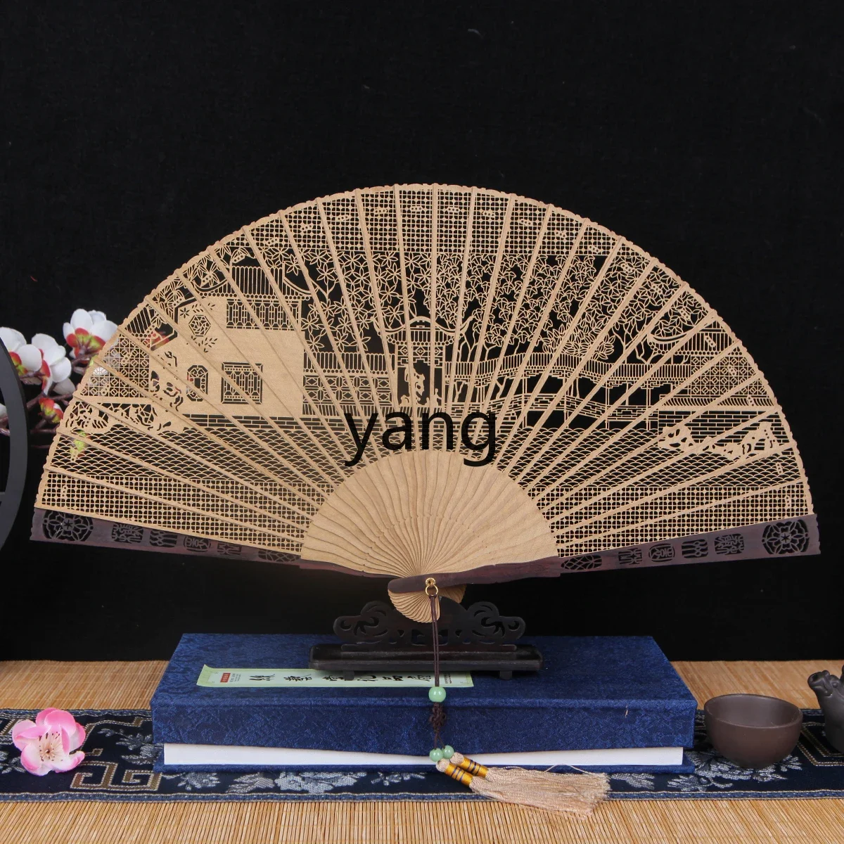 LTT fragrant wood fan sandalwood fan Chinese style folding fan women's gift hollow engraving
LTT fragrant wood fan sandalwood fan Chinese style folding fan women's gift hollow engraving