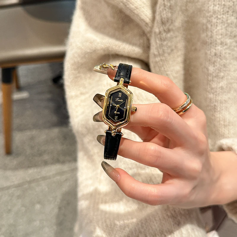 Exquisite Exquisite Small Dial Watch Refined Elegant Fashionable Women'S Watch Light Luxury Suitable Female Students With Retro
Exquisite Exquisite Small Dial Watch Refined Elegant Fashionable Women'S Watch Light Luxury Suitable Female Students With Retro