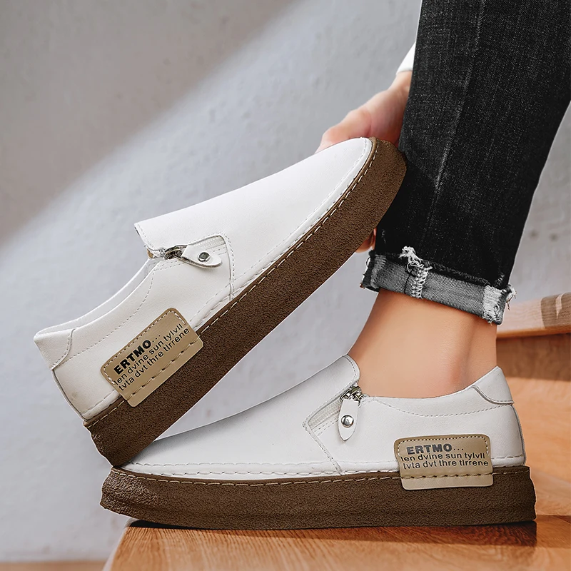 Мужская вулканизированная обувь: повседневные легкие туфли большого размера с круглым носком и цветными блоками, с разрезом и боковой молнией. 
Мужская вулканизированная обувь: повседневные легкие туфли большого размера с круглым носком и цветными блоками, с разрезом и боковой молнией.