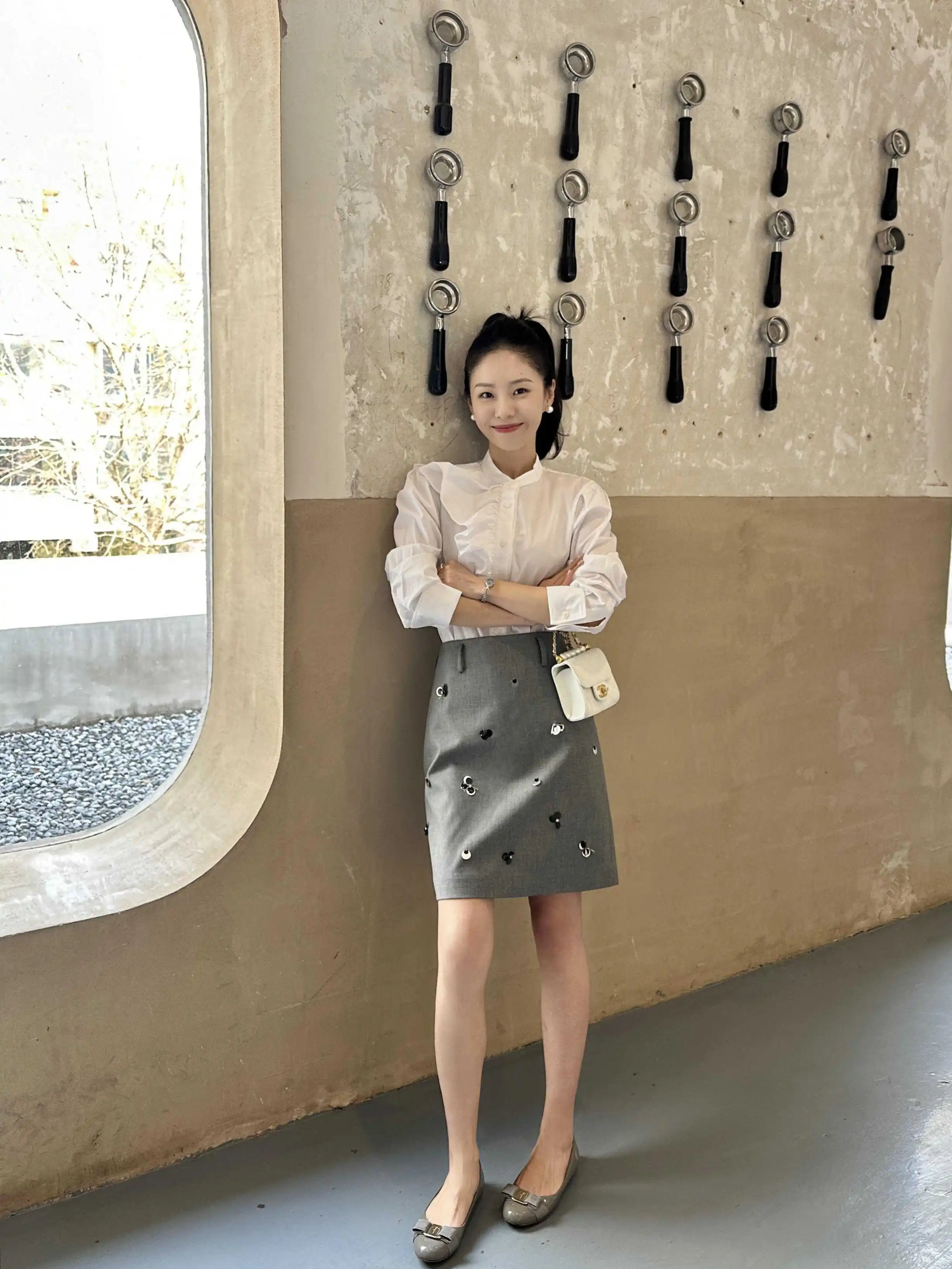 Hand-Sewn Beaded Half Skirt Women's Spring Autumn New Style Fashionable All-Match Mid-Length A-Line Skirt
Hand-Sewn Beaded Half Skirt Women's Spring Autumn New Style Fashionable All-Match Mid-Length A-Line Skirt