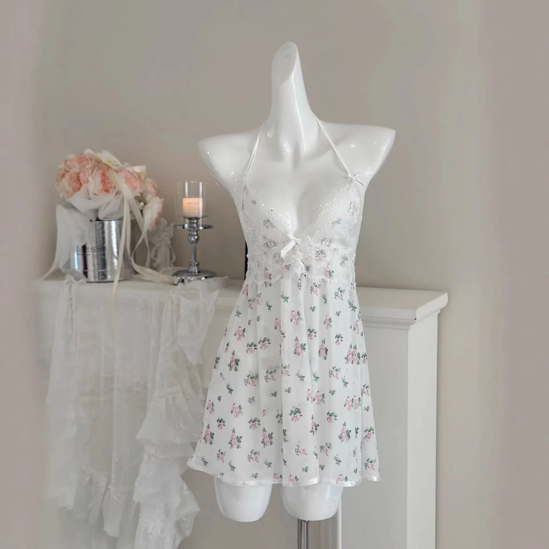 Lace Floral Mesh Transparent Suspender Nightgown Sexy Date Halterneck Pajamas
Lace Floral Mesh Transparent Suspender Nightgown Sexy Date Halterneck Pajamas