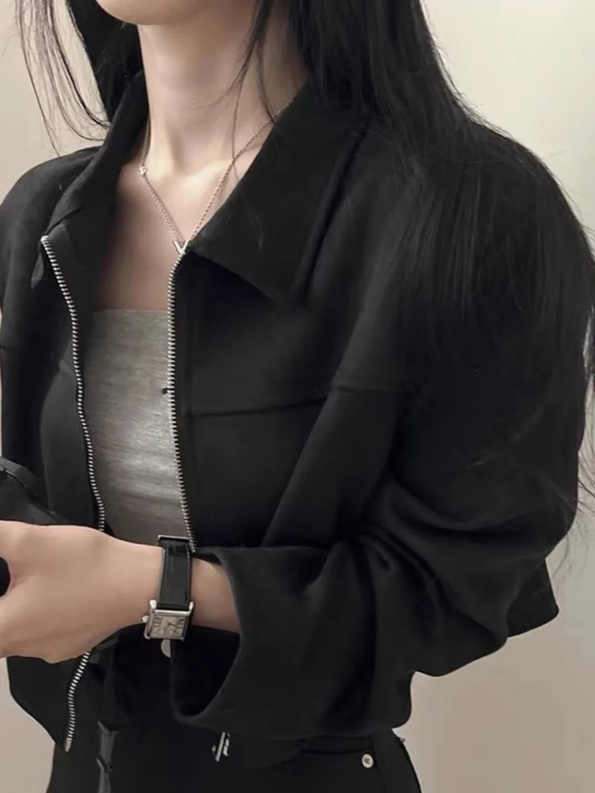 Korean Style Short Suede Jacket Women's Autumn Winter Flip Collar Zipper Design Long Sleeve Top Outerwear Fashion Commute Wind
Korean Style Short Suede Jacket Women's Autumn Winter Flip Collar Zipper Design Long Sleeve Top Outerwear Fashion Commute Wind