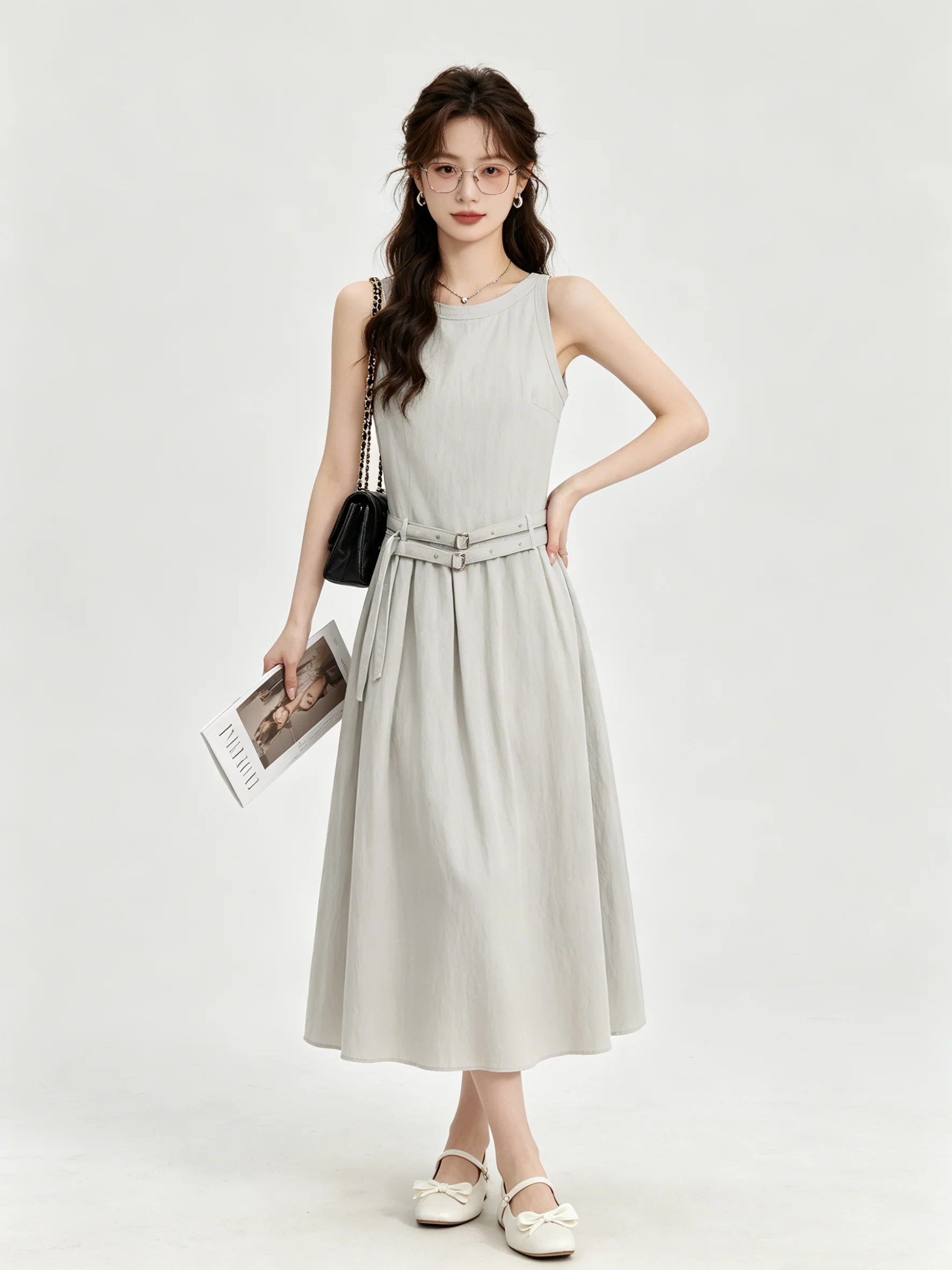 Elegant Korean Style Sleeveless Vest Dress Grey A-Line Skirt Slimming Waist Design Comfortable Breathable Summer Dress
Elegant Korean Style Sleeveless Vest Dress Grey A-Line Skirt Slimming Waist Design Comfortable Breathable Summer Dress