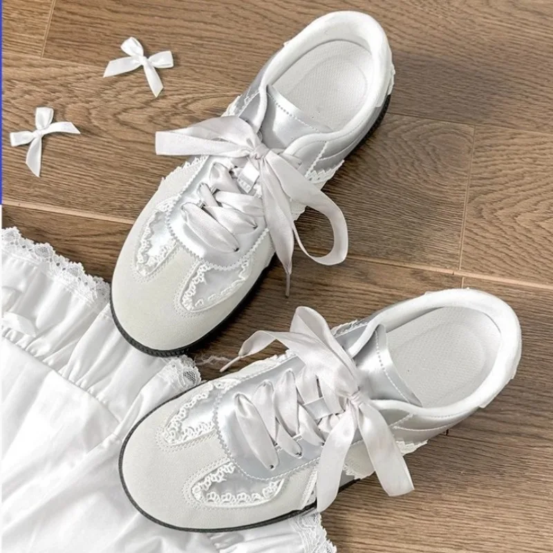 2026 Womens Satin Lace Bow Training Sneakers Patch Flat Skate Shoes Soft Rubber Sole Sweet Kawaii Daily Student Walking Footwear
2026 Womens Satin Lace Bow Training Sneakers Patch Flat Skate Shoes Soft Rubber Sole Sweet Kawaii Daily Student Walking Footwear
