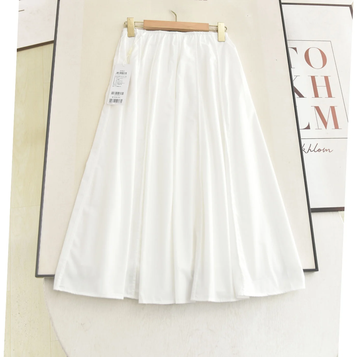 Elegant White A-Line Midi Skirt High Waist Slimming Versatile Women's Summer Fashion Half-length Skirt Poetic Series 2026
Elegant White A-Line Midi Skirt High Waist Slimming Versatile Women's Summer Fashion Half-length Skirt Poetic Series 2026