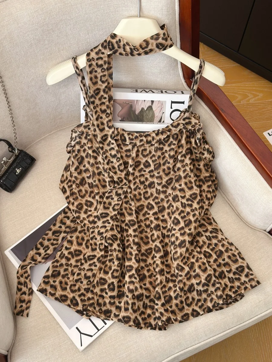Sexy Leopard Print Halter Neck Bell Sleeve Shirt Women's Summer Beautiful Flowing Ribbon Slimming Outerwear Flounce Blouse
Sexy Leopard Print Halter Neck Bell Sleeve Shirt Women's Summer Beautiful Flowing Ribbon Slimming Outerwear Flounce Blouse