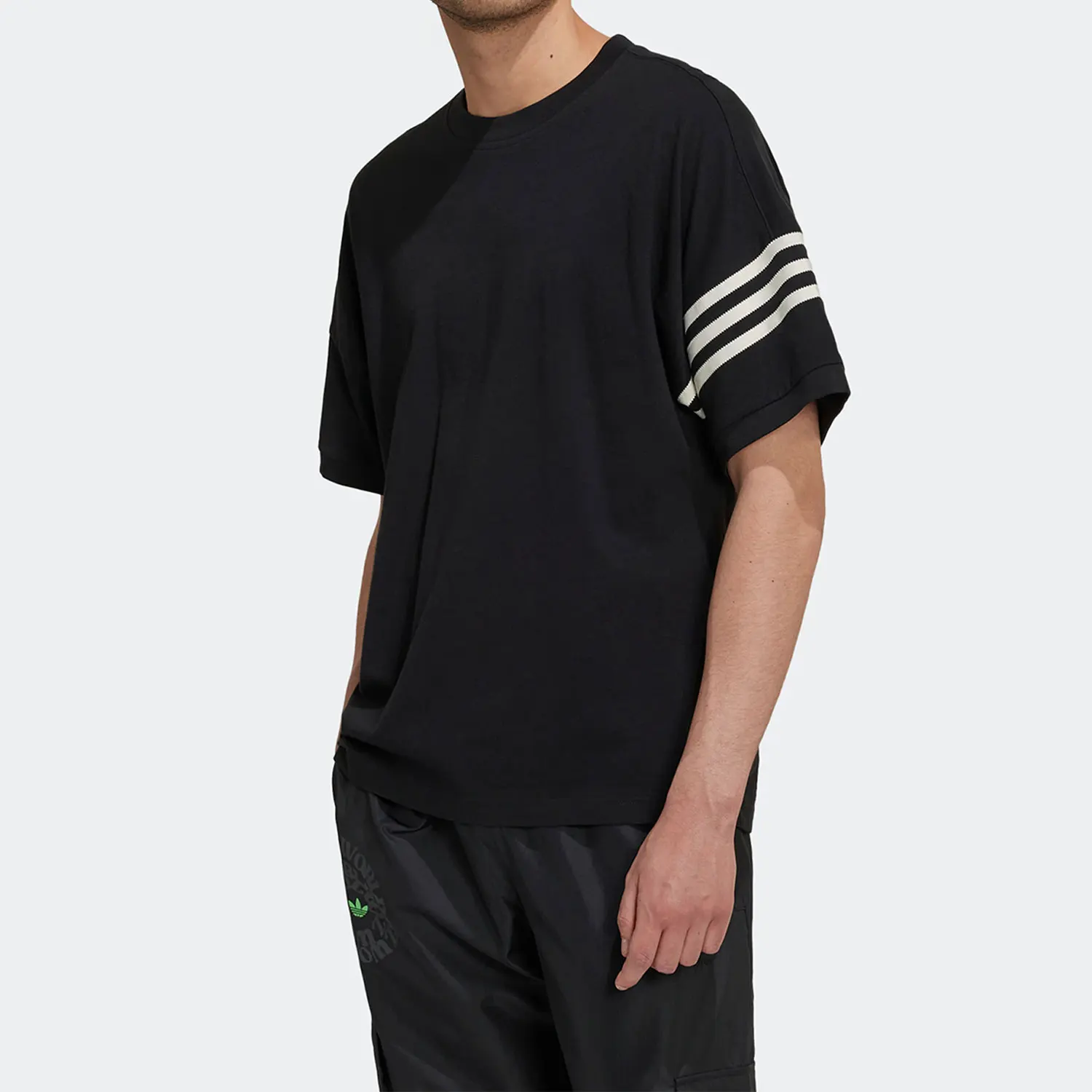 Adidas Authentic Three Leaves NEW C TEE Men's Sports Short Sleeve T-Shirt HM1875
Adidas Authentic Three Leaves NEW C TEE Men's Sports Short Sleeve T-Shirt HM1875