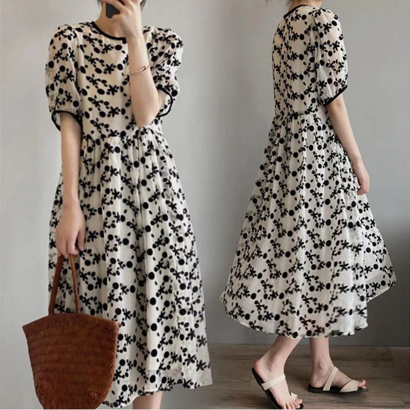 Fashion Summer Maternity Puff Sleeve Loose Chiffon A-line Dress High Waist O-Neck Pregnant Woman Lightweight Ball Gown Dress
Fashion Summer Maternity Puff Sleeve Loose Chiffon A-line Dress High Waist O-Neck Pregnant Woman Lightweight Ball Gown Dress