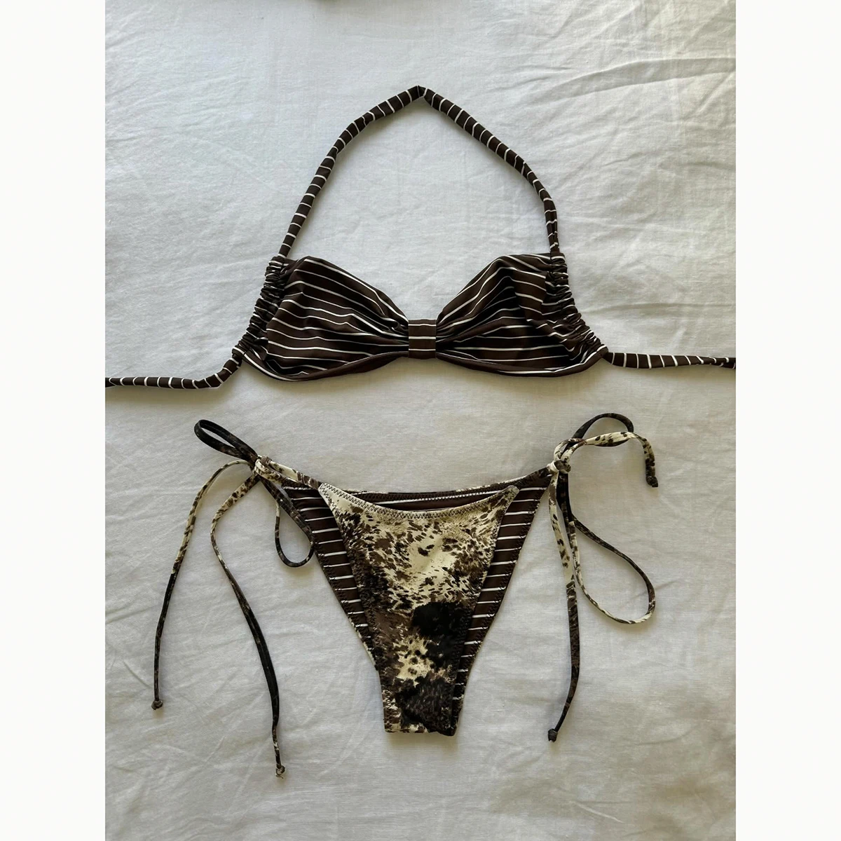 2025 сексуальный женский купальник, женский купальник, полосатый бандо, бикини, купальный костюм, комплект бикини, купальный костюм, пляжная одежда
2025 сексуальный женский купальник, женский купальник, полосатый бандо, бикини, купальный костюм, комплект бикини, купальный костюм, пляжная одежда