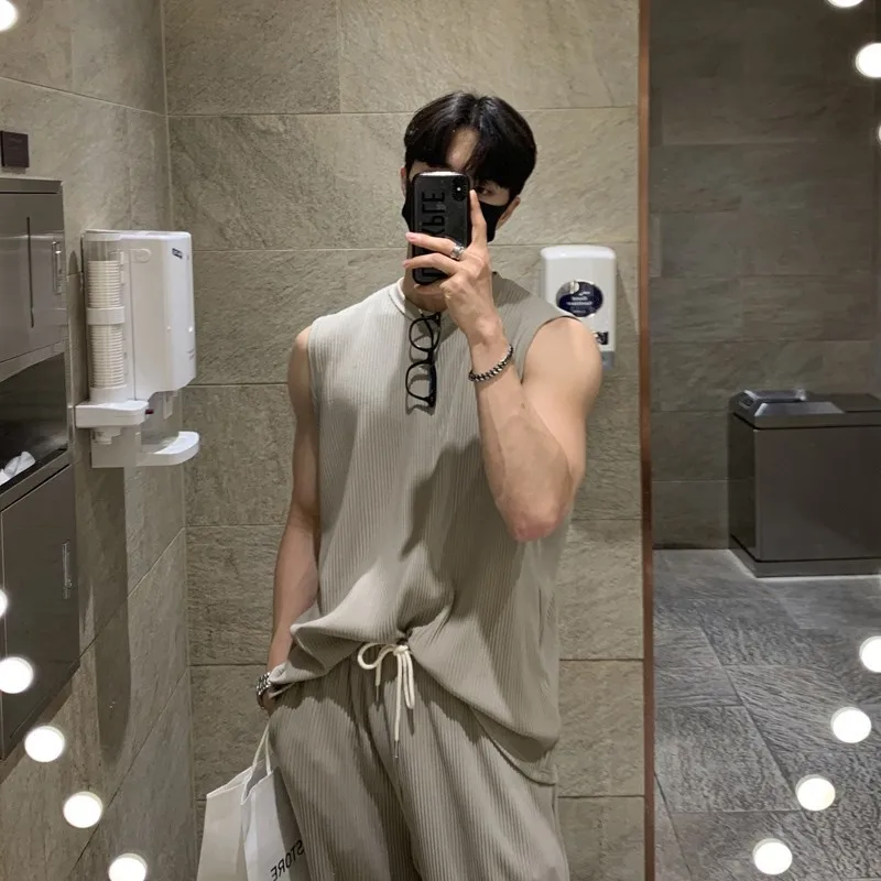 Summen Fashion Tank Tops Tshirt men Sets Tracksuit Sportswear Solid Stripe Drape Vest+Trousers 2 Piece Streetwear Suit Male
Summen Fashion Tank Tops Tshirt men Sets Tracksuit Sportswear Solid Stripe Drape Vest+Trousers 2 Piece Streetwear Suit Male