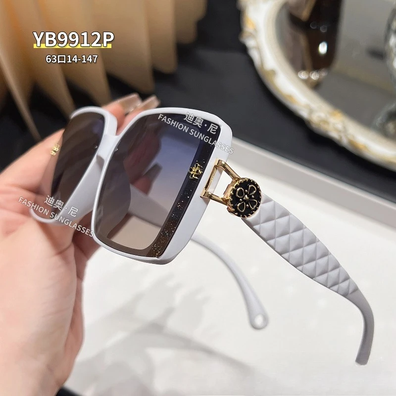 2025 Luxury HD Polarized Sunglasses UV400 Driving Anti-Glare, Lightweight Fashion Unisex for Outdoor & Travel Chic Oversized
2025 Luxury HD Polarized Sunglasses UV400 Driving Anti-Glare, Lightweight Fashion Unisex for Outdoor & Travel Chic Oversized