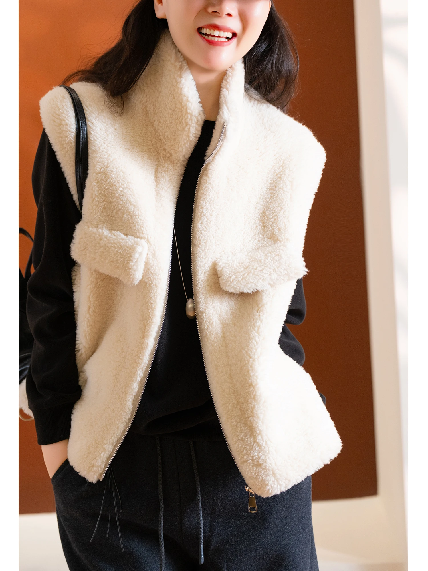 Утепленный жилет из полиэфирного волокна с крупными волокнами, ветрозащитный, теплый, свободного кроя, повседневный, простой, на молнии, для поездок на работу
Утепленный жилет из полиэфирного волокна с крупными волокнами, ветрозащитный, теплый, свободного кроя, повседневный, простой, на молнии, для поездок на работу