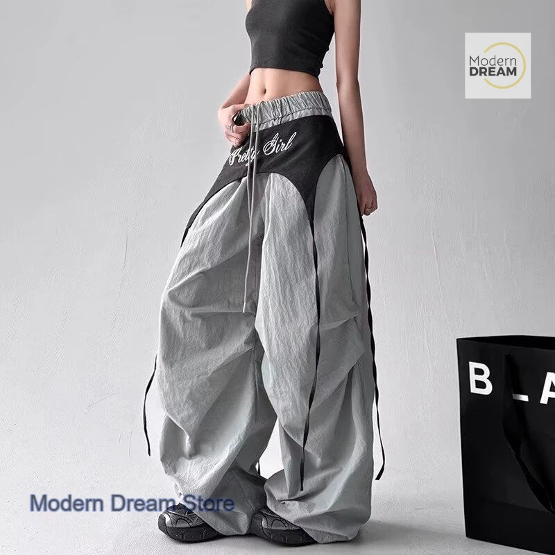 American retro jazz high street sweet and cool spice girls casual pants women's summer new loose wild casual straight overalls.
American retro jazz high street sweet and cool spice girls casual pants women's summer new loose wild casual straight overalls.