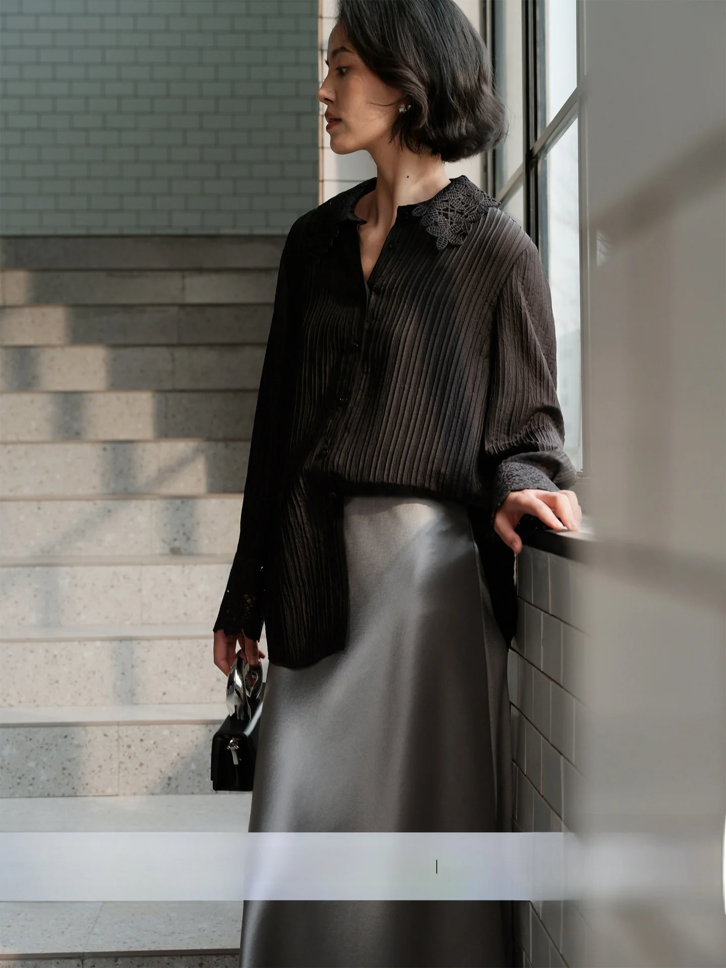 Zhimai Rihai Black Silk Lace Collar Business Commute Shirt Textured Blend of Silk And Lace Long Sleeve Women's Fashion
Zhimai Rihai Black Silk Lace Collar Business Commute Shirt Textured Blend of Silk And Lace Long Sleeve Women's Fashion