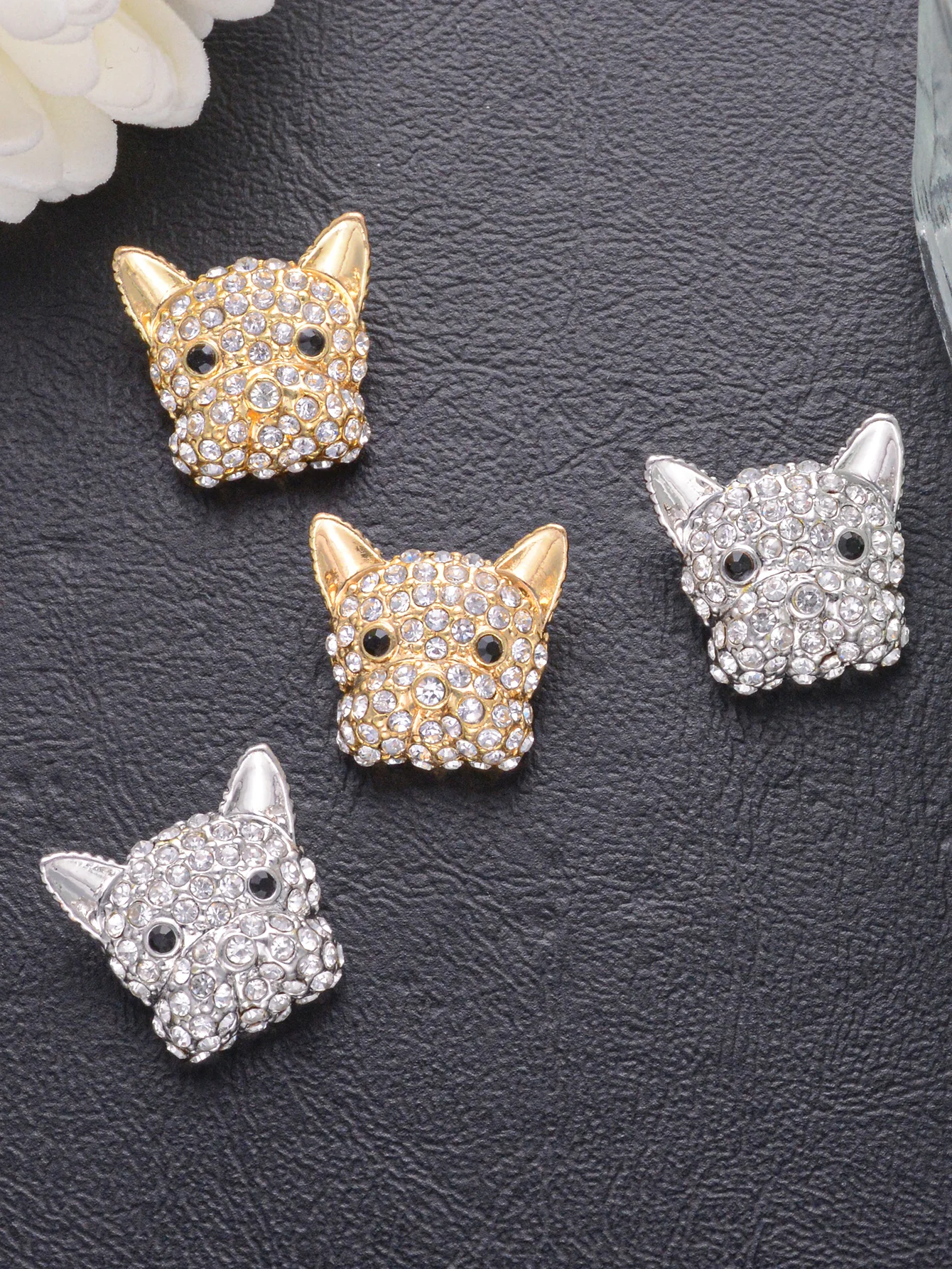 4PCS/Animal Shaped Rhinestone Metal Buttons DIY Hand Sewn Clothing Decorative Buttons
4PCS/Animal Shaped Rhinestone Metal Buttons DIY Hand Sewn Clothing Decorative Buttons