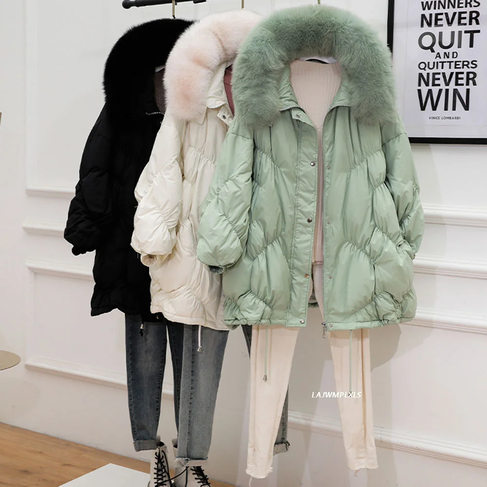 Coat 2023 Female Thicken Warm Women Large Real Natural Fur 90% White Duck Down Parkas Hooded Winter Puffer Jacket
Coat 2023 Female Thicken Warm Women Large Real Natural Fur 90% White Duck Down Parkas Hooded Winter Puffer Jacket