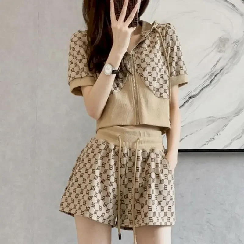 Korean Style Short Sleeve Hoodie Sets Women High-quality Light Luxury Suits 2025 Summer Thin Cardigan Hoodies Shorts 2 Piece Set
Korean Style Short Sleeve Hoodie Sets Women High-quality Light Luxury Suits 2025 Summer Thin Cardigan Hoodies Shorts 2 Piece Set