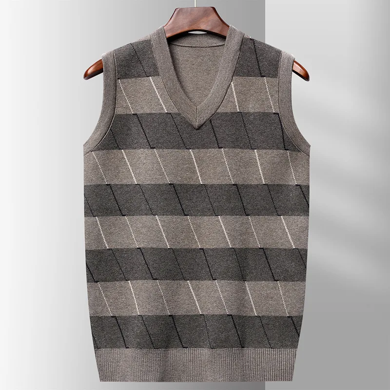BROWON Sweater for Men Clothing Autumn and Winter Casual V-Neck Palid Vest Men Fashion Warm Sleeveless Pullover Sweater Vest
BROWON Sweater for Men Clothing Autumn and Winter Casual V-Neck Palid Vest Men Fashion Warm Sleeveless Pullover Sweater Vest