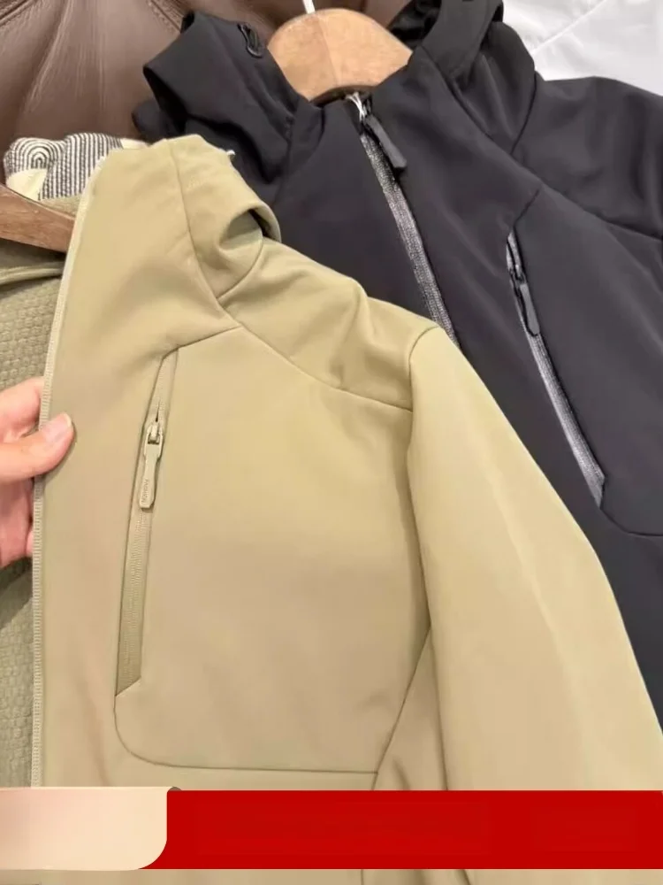 Outdoor Men's Windproof Waterproof Fleece Jacket Hooded Soft Coat New Arrival Spring Autumn Seasonal Youth Fashion
Outdoor Men's Windproof Waterproof Fleece Jacket Hooded Soft Coat New Arrival Spring Autumn Seasonal Youth Fashion