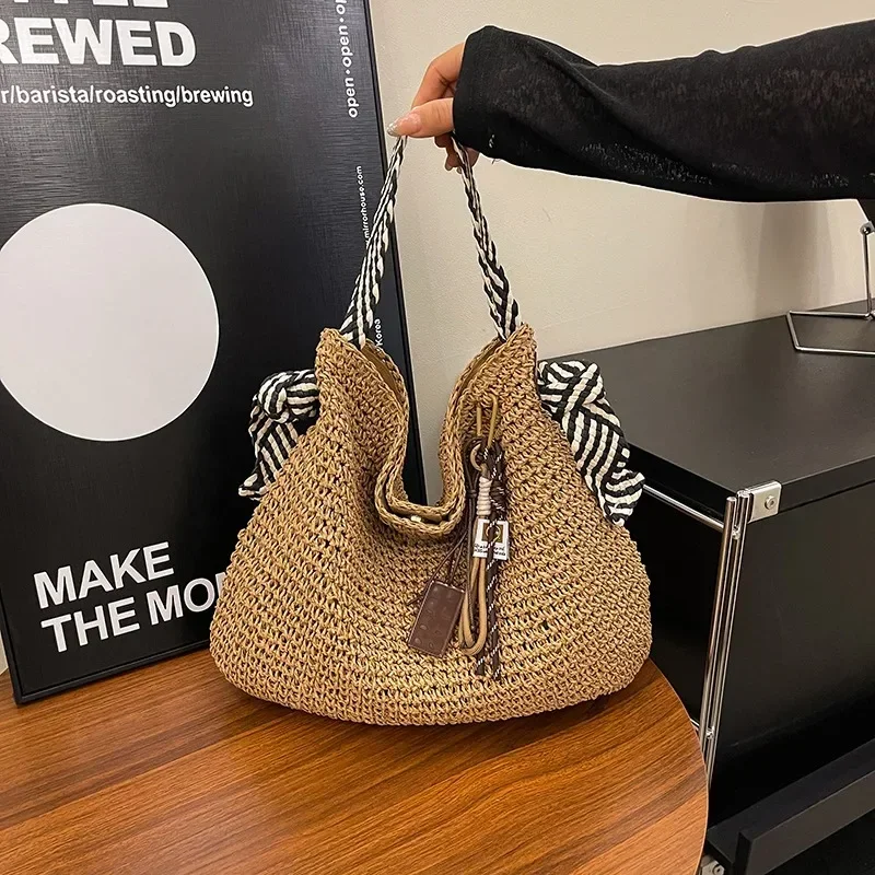 Large Capacity Straw Woven Hasp Shoulder Bags 2025 New Hot Sale Exquisite Casual Stylish Design Youth Crossbody Bags
Large Capacity Straw Woven Hasp Shoulder Bags 2025 New Hot Sale Exquisite Casual Stylish Design Youth Crossbody Bags
