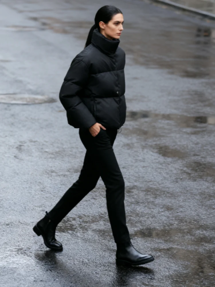 Однотонная укороченная короткая куртка-пуховик, женская модная теплая куртка с высоким воротником и длинными рукавами на шнурке, 2025 г., зимняя повседневная верхняя одежда
Однотонная укороченная короткая куртка-пуховик, женская модная теплая куртка с высоким воротником и длинными рукавами на шнурке, 2025 г., зимняя повседневная верхняя одежда