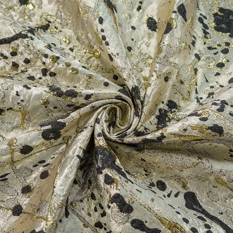 Gold wire black lines contrast color splash ink style women's dress design sense fabric relief heavy metal decorative cloth
Gold wire black lines contrast color splash ink style women's dress design sense fabric relief heavy metal decorative cloth