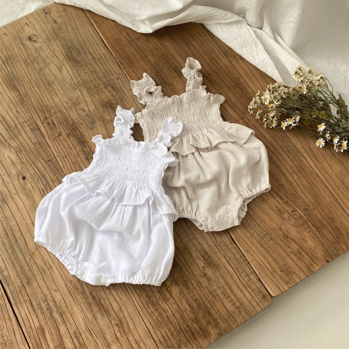 2026 Summer New Baby Girl Sleeveless Sling Bodysuit Infant Girl Solid Thin Ruffle Jumpsuit Cotton Newborn Clothes 0-24M
2026 Summer New Baby Girl Sleeveless Sling Bodysuit Infant Girl Solid Thin Ruffle Jumpsuit Cotton Newborn Clothes 0-24M