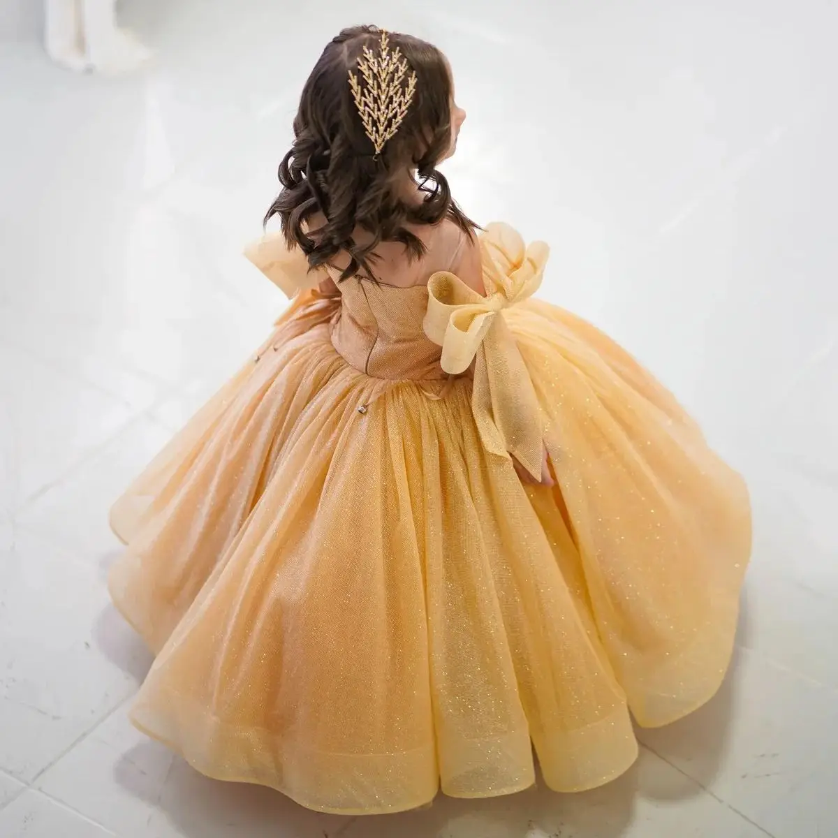Customized Gold Flower Girl's Dress For Wedding Illusion Neck Beading Ball Gowns Girls Birthday Party Prom First Communion Dress
Customized Gold Flower Girl's Dress For Wedding Illusion Neck Beading Ball Gowns Girls Birthday Party Prom First Communion Dress