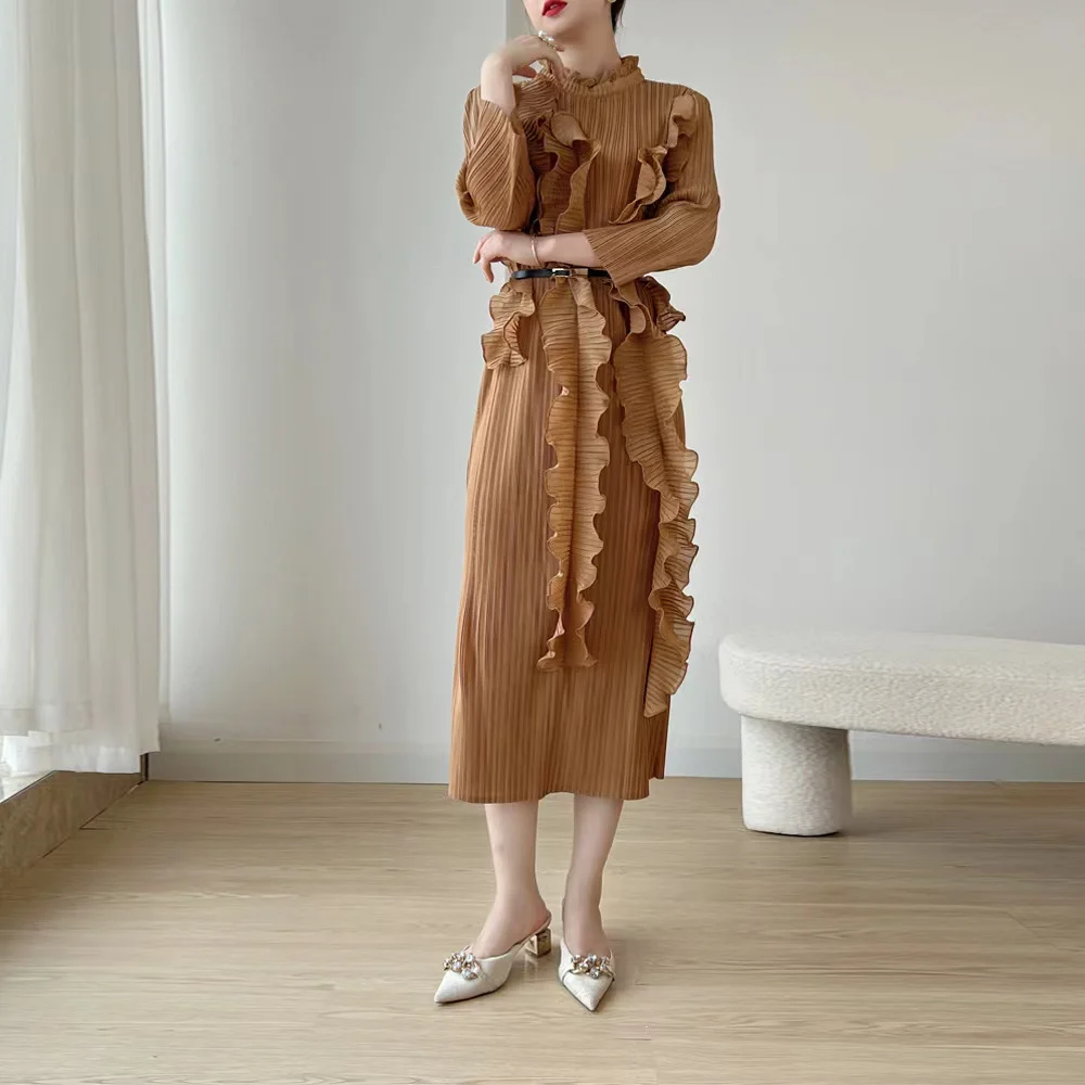 2023 New Autumn Women Ruffles Pleated Dress Fashion Stand Long Sleeves Belt Solid Color Dresses Elegant Clothing
2023 New Autumn Women Ruffles Pleated Dress Fashion Stand Long Sleeves Belt Solid Color Dresses Elegant Clothing