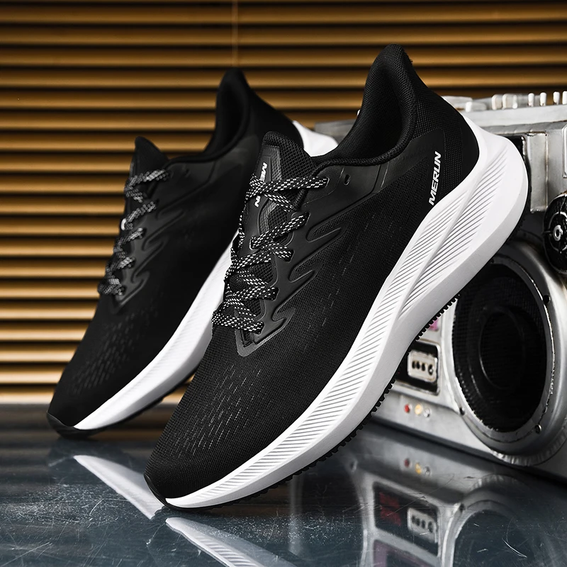 Summer breathable and lightweight sports running shoes, fashionable and versatile couple fashion shoes
Summer breathable and lightweight sports running shoes, fashionable and versatile couple fashion shoes